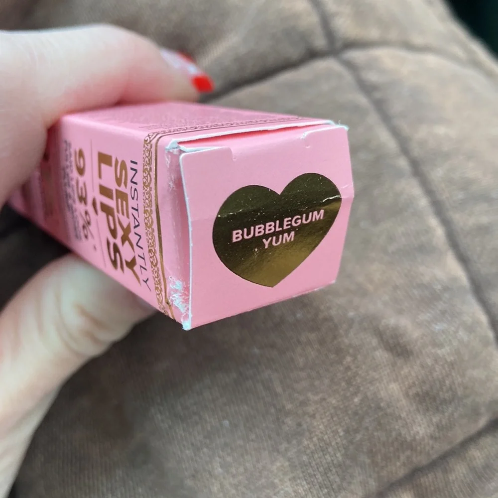 Too Faced Lip Injection Extreme Hydrating Lip gloss Plumper bubblegum yum pink